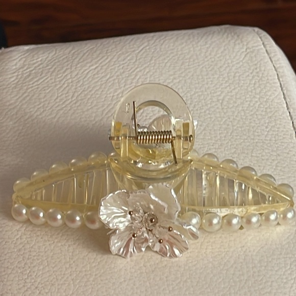 Hair Clip for Ladies - Picture 2 of 4
